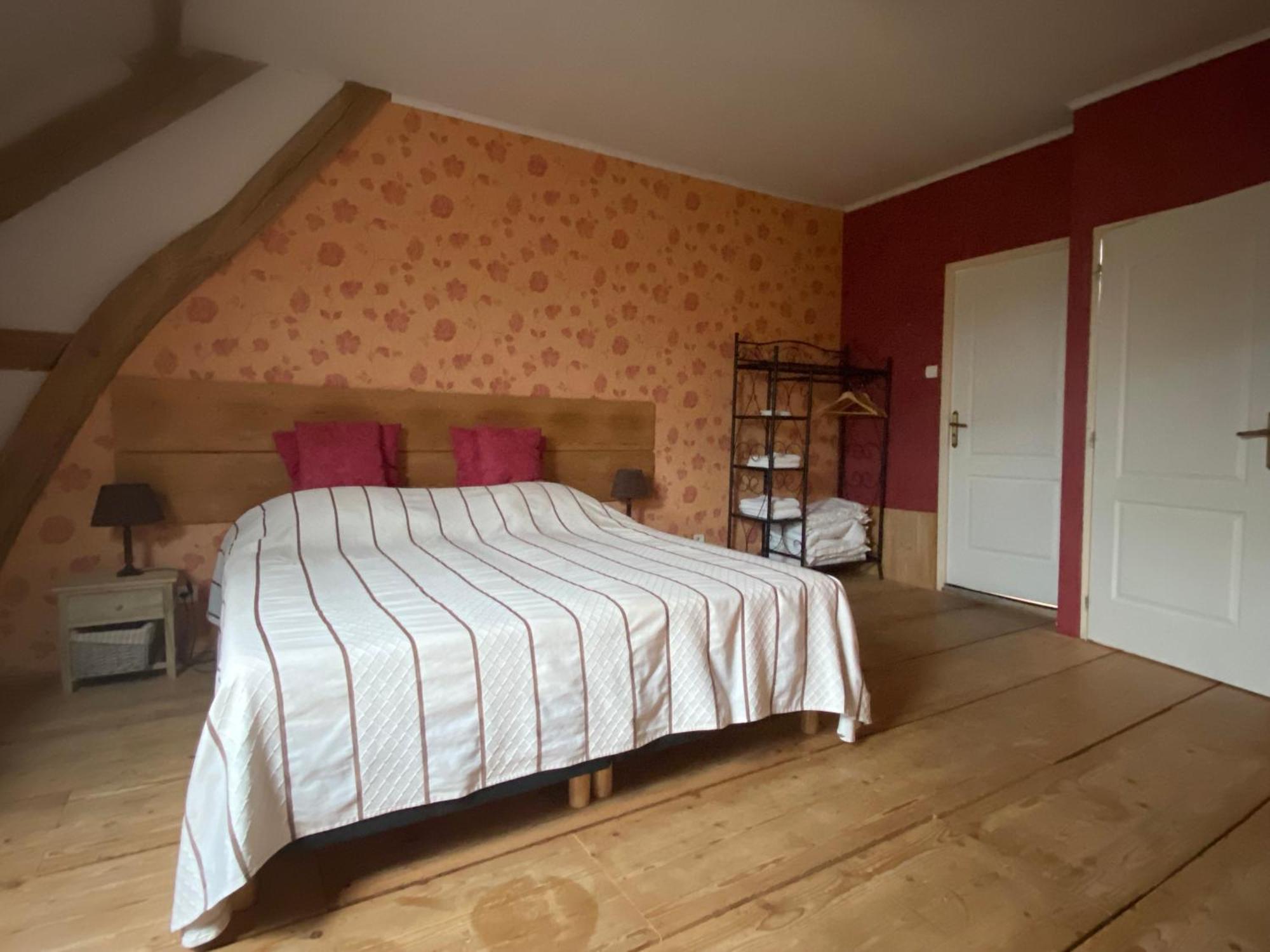 Les Fruits Du Passau Bed & Breakfast Saint-Désiré Exterior foto